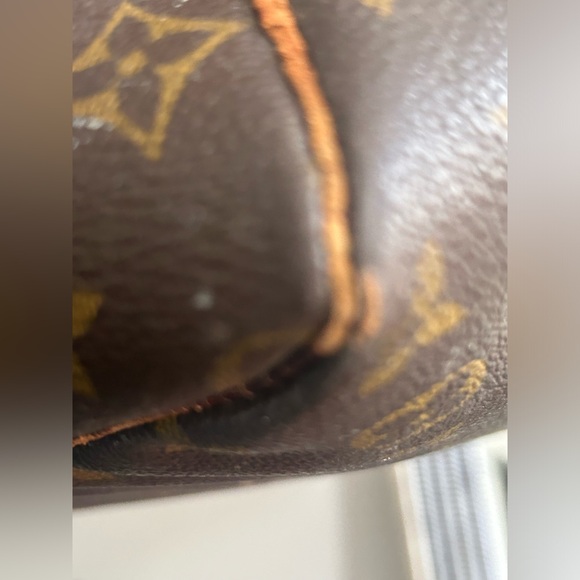 Authentic Vintage Louis Vuitton Keepall 60. With luggage tag and combo lock - Picture 11 of 14